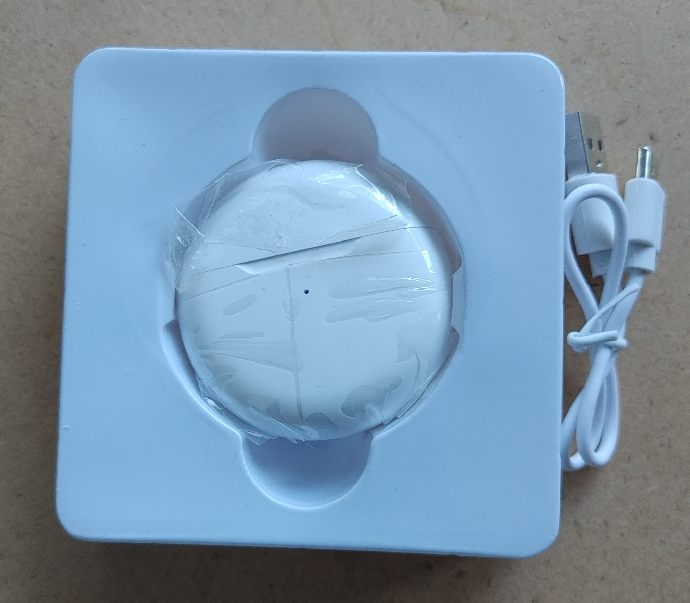 Bluetooth Earphone with microphone. image indicator(2)