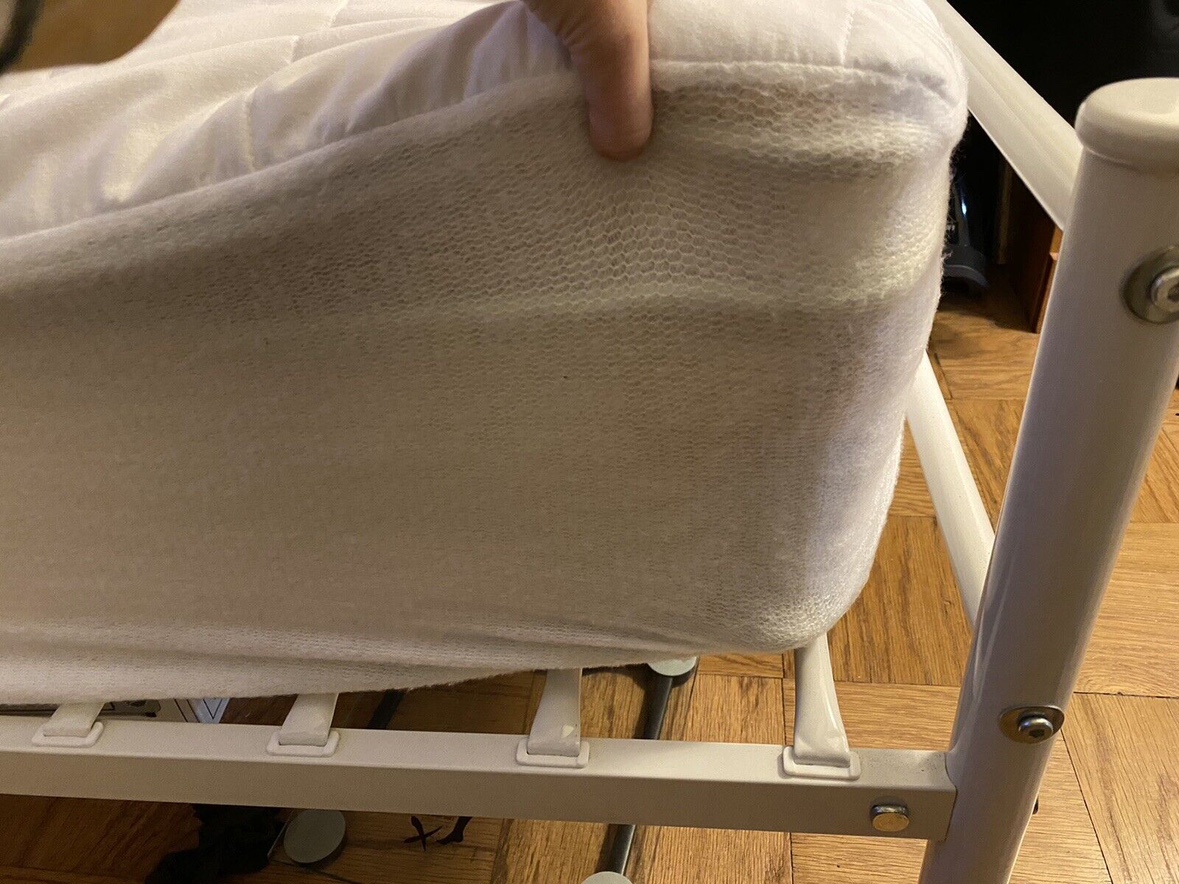 Target FULL Comfort Quilted Mattress Pad Stretch Grip Design image indicator(7)