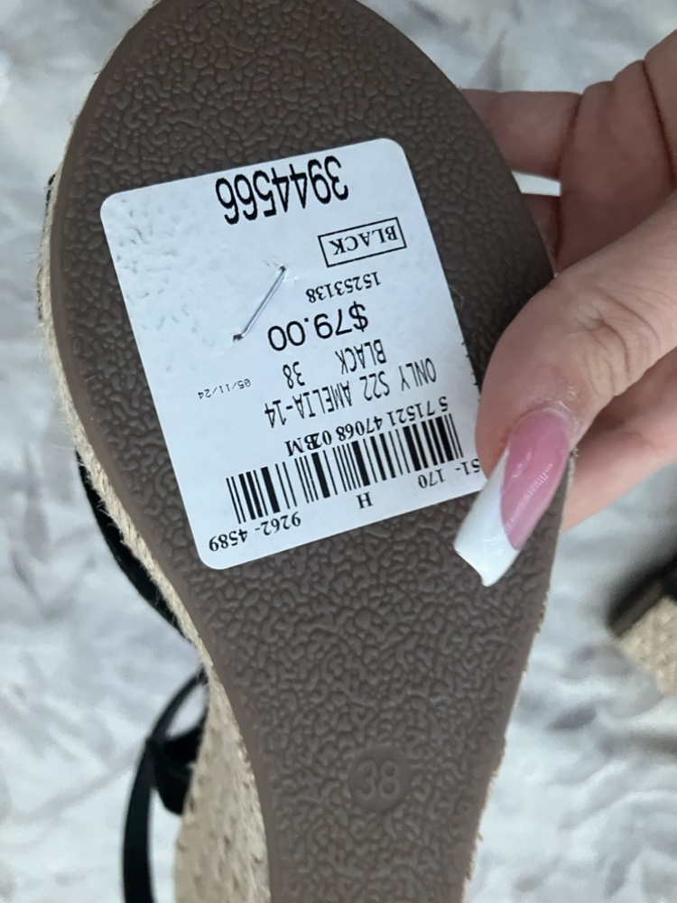 Only brand shoes Hudson Bay - photo 3