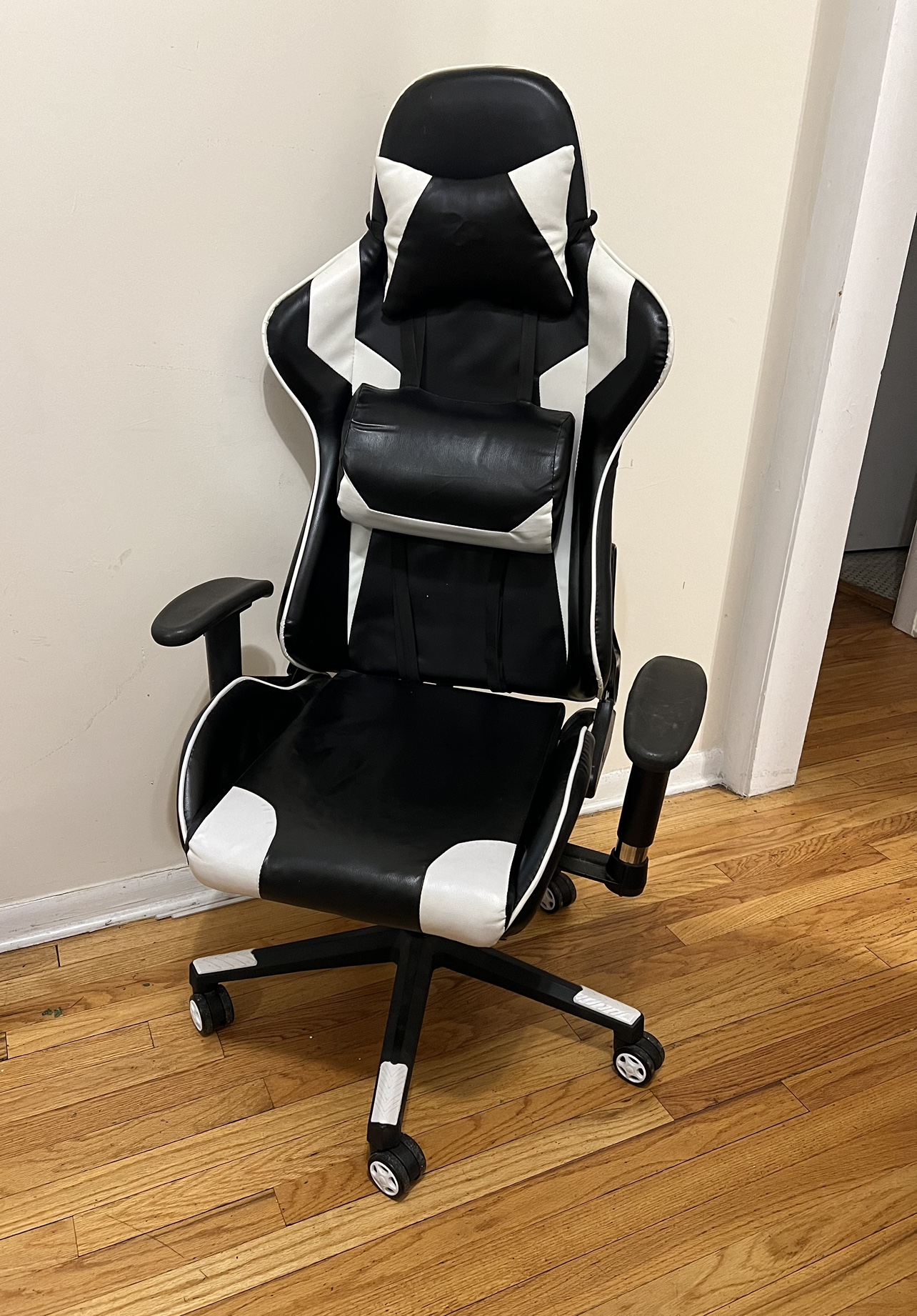 gaming chair - photo 2