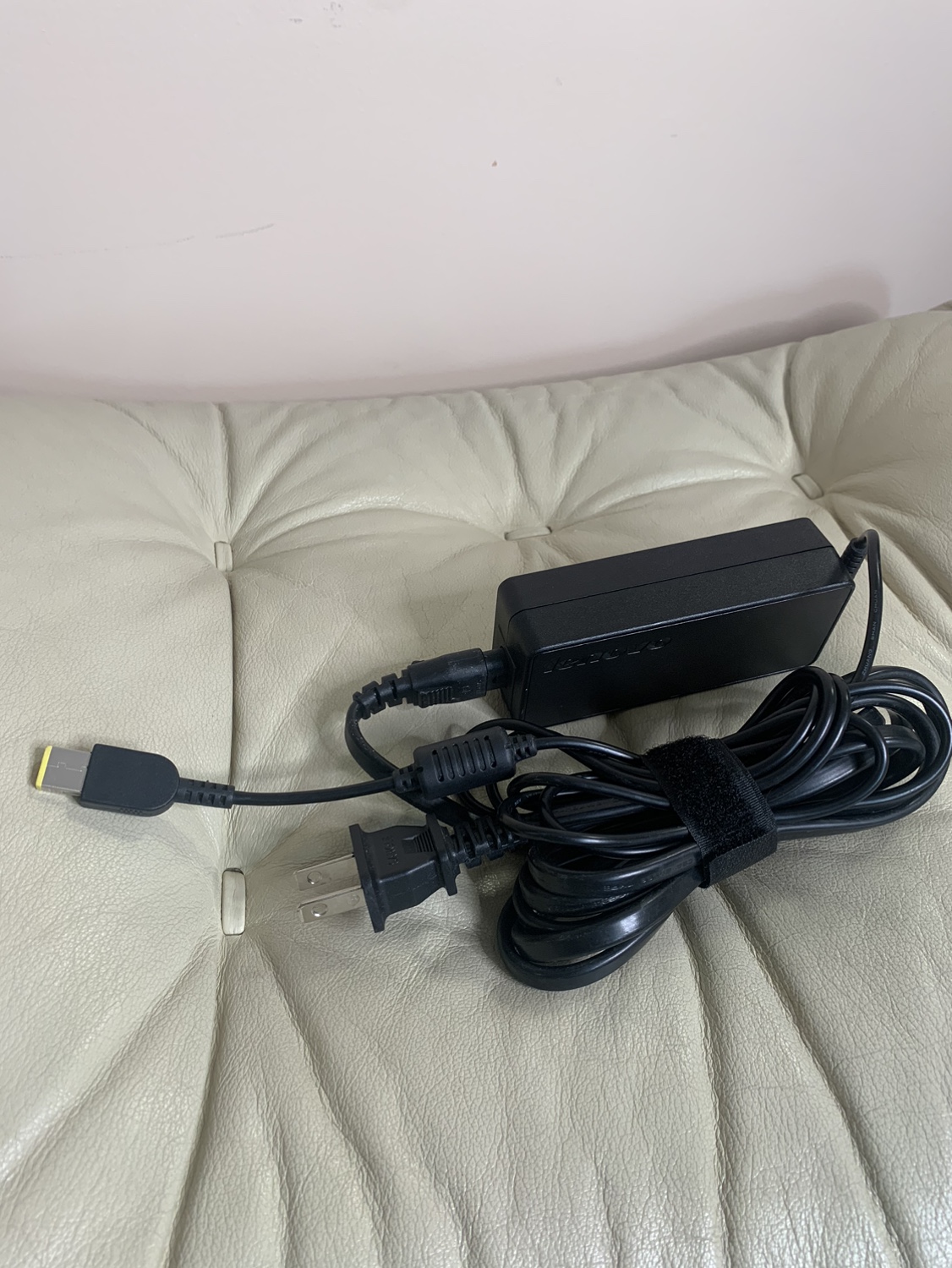 LENOVO - AC adaptor 65W - photo 2