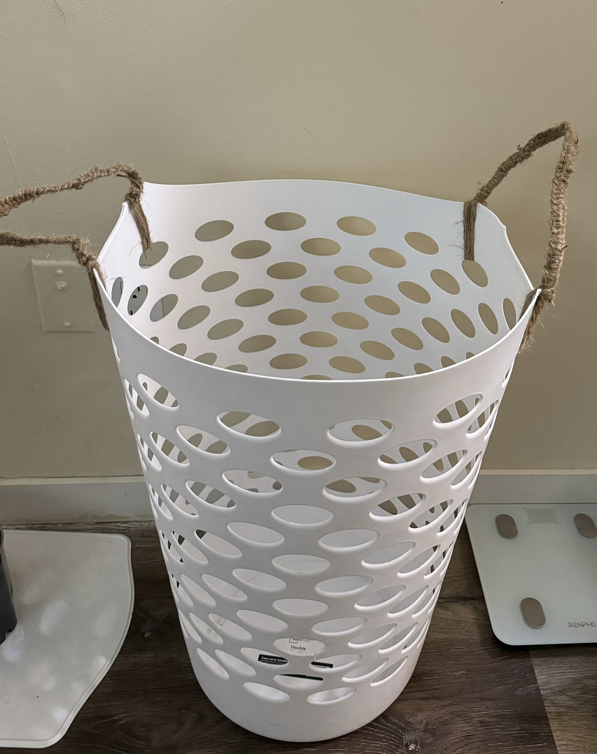 Free laundry basquet