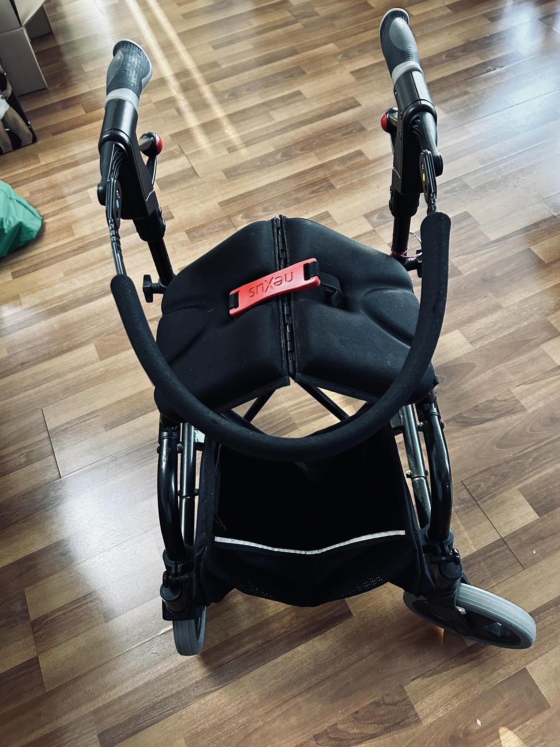 Nexus folding walker for seniors - photo 3