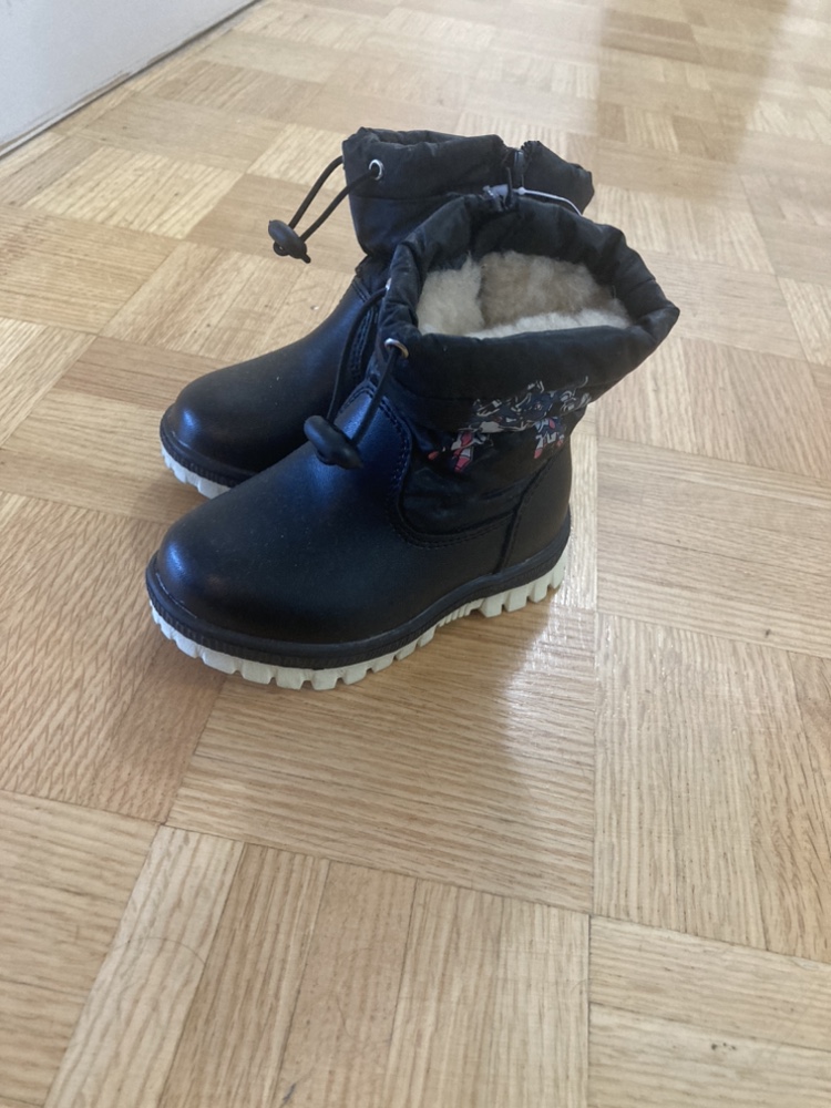 New winter boots for girls size 22
