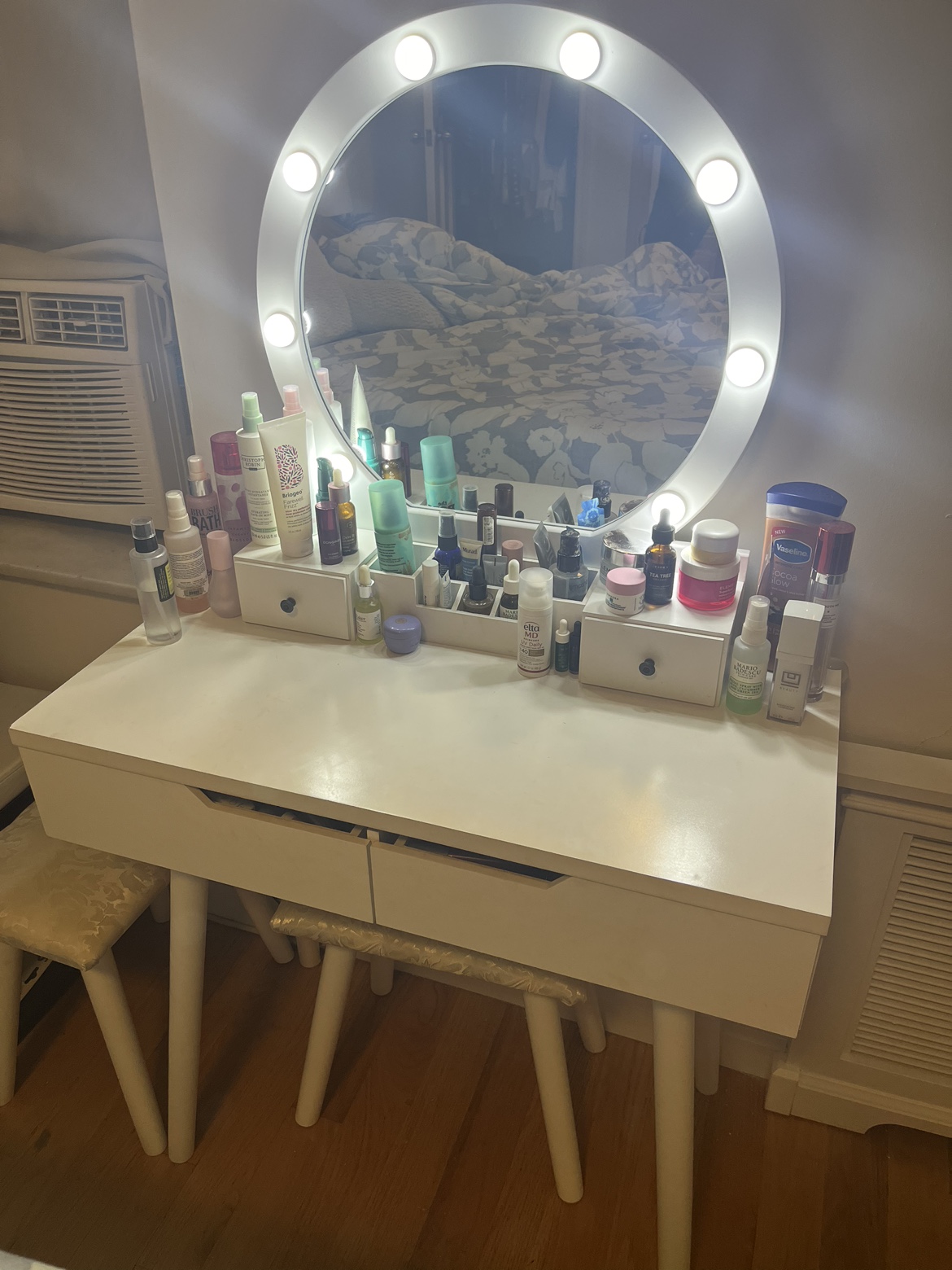 White Vanity w Lights
