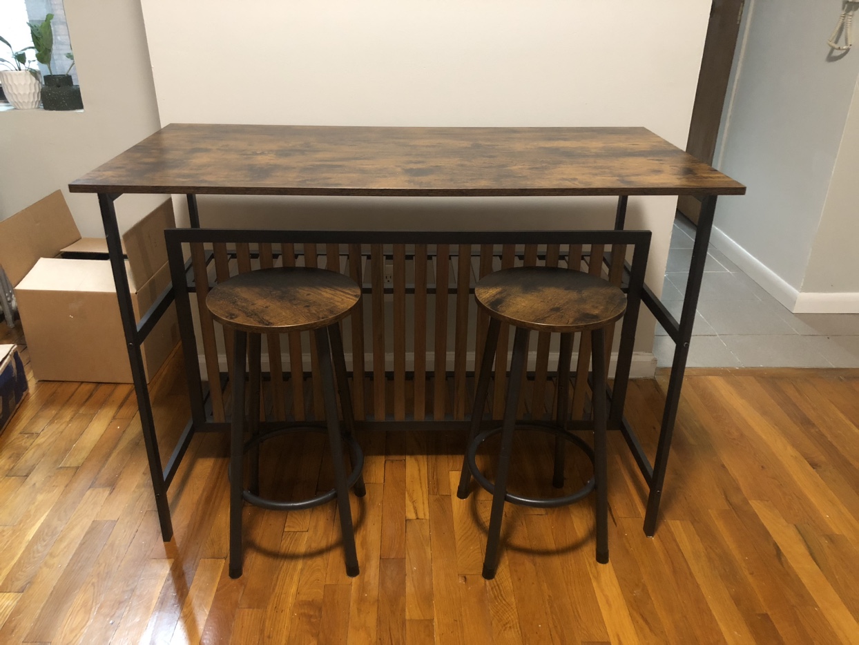Kitchen Island/Bar with Stools