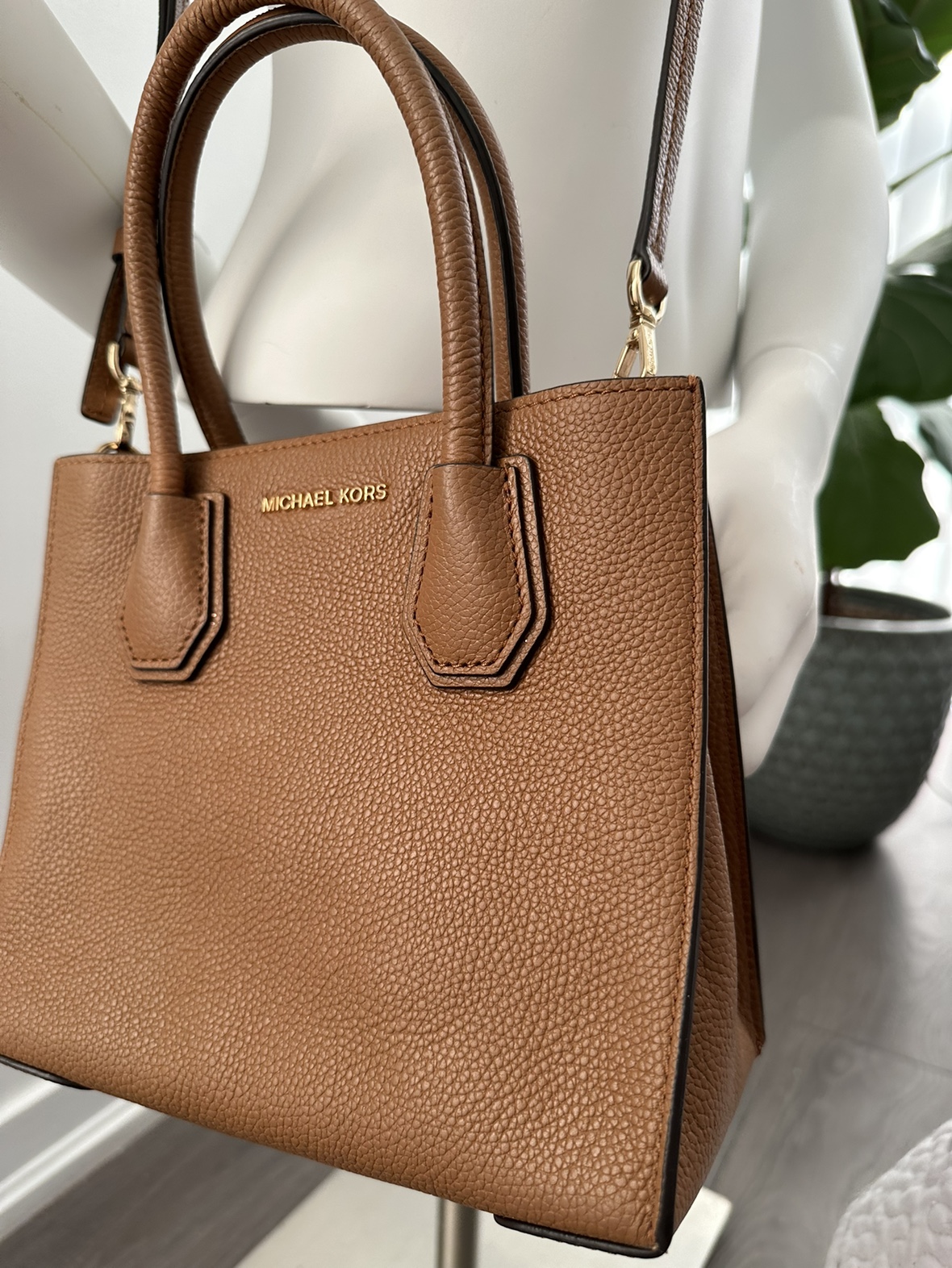 Authentic Michael Kors crossbody bag thumbnail