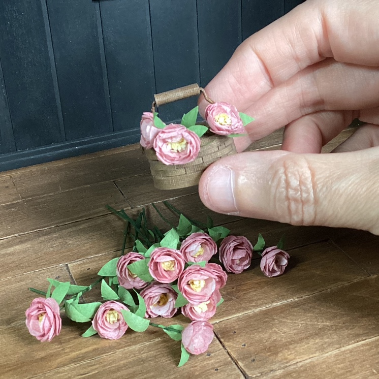 Miniature Peonies 1/12 Scale Dollhouse Decor image indicator(3)