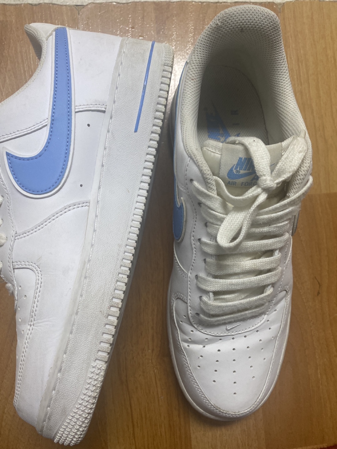 Shoes/sneakers
