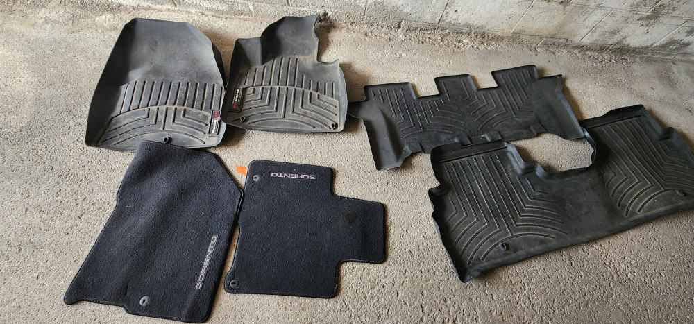 Weathertech floor liners for Kia Sorento 2018