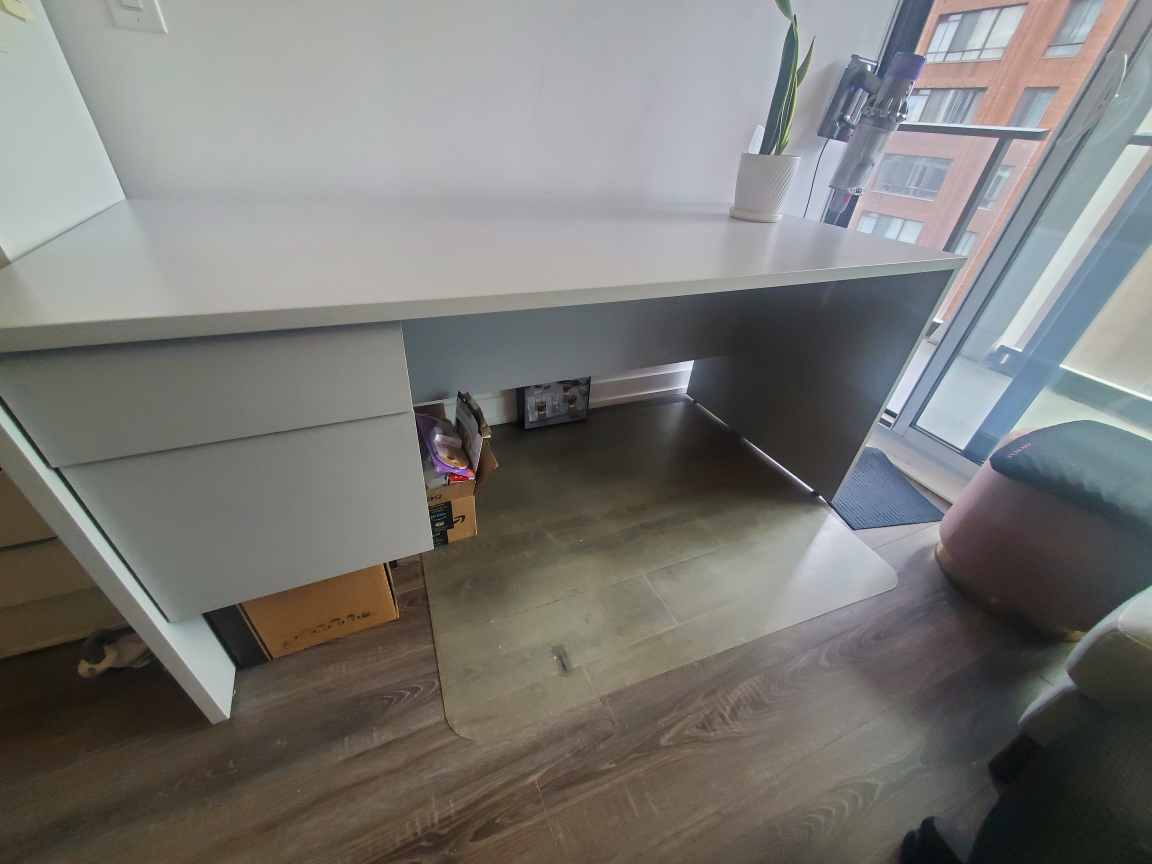 wooden desk - photo 2