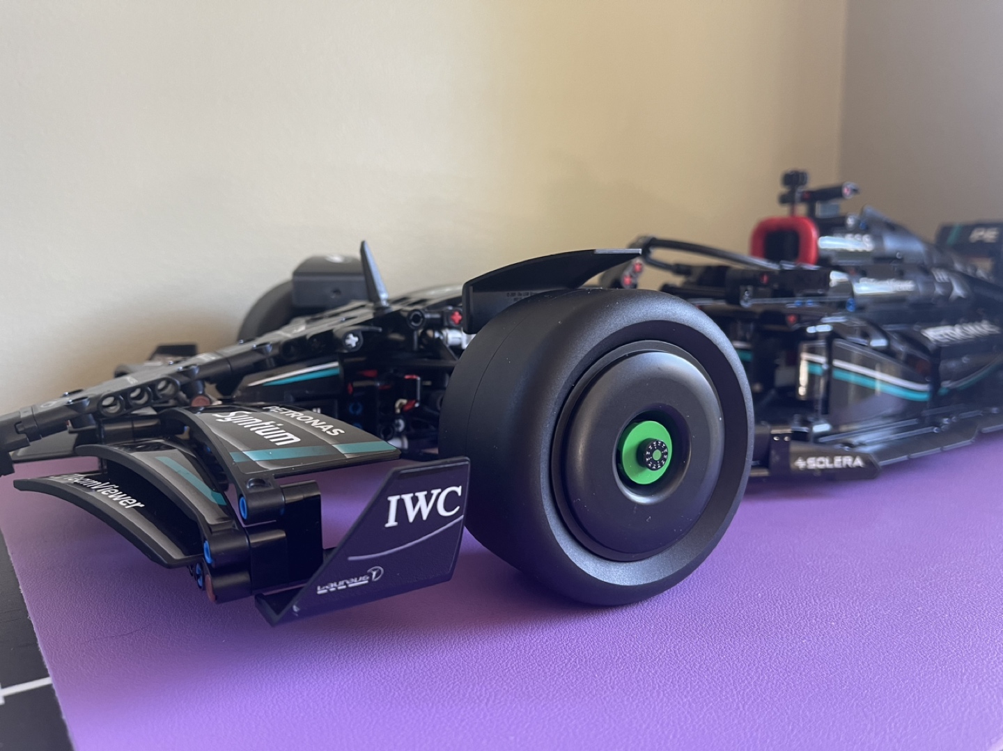 1:8 Mercedes-AMG F1 W14 E Performance Lego image indicator(5)