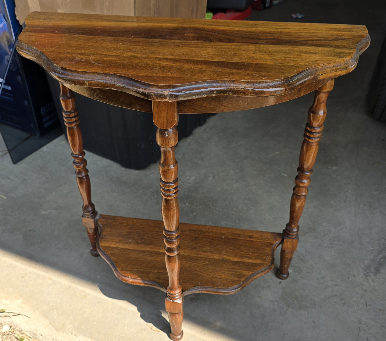 Vintage Decorative Solid Wood Stand with Scalloped top