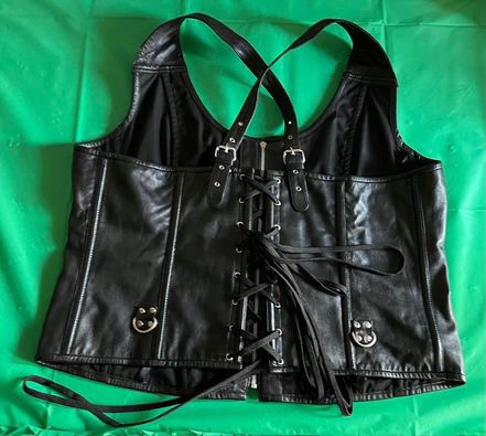 Ladies 3XL Leather Vest Highway Patrol Motorcycle Apparel Co. - photo 2