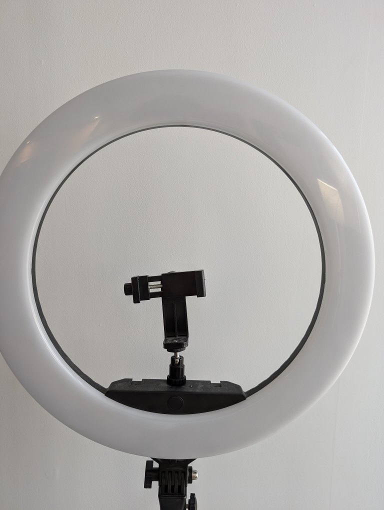 Ring Light with Tripod Stand  - Rarely used - photo 2