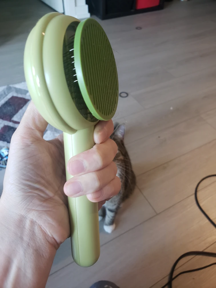 Dog or Cat Hair Brush (Push Button to Remove Hair from Brush) image indicator(2)