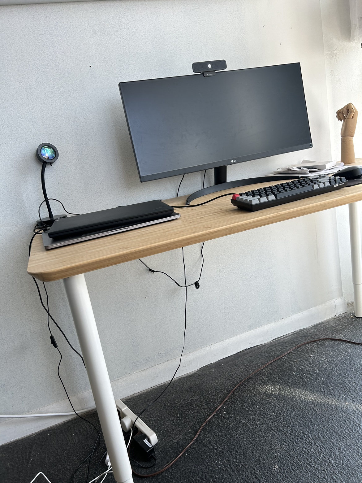 IKEA Desk with adjustable height - photo 2