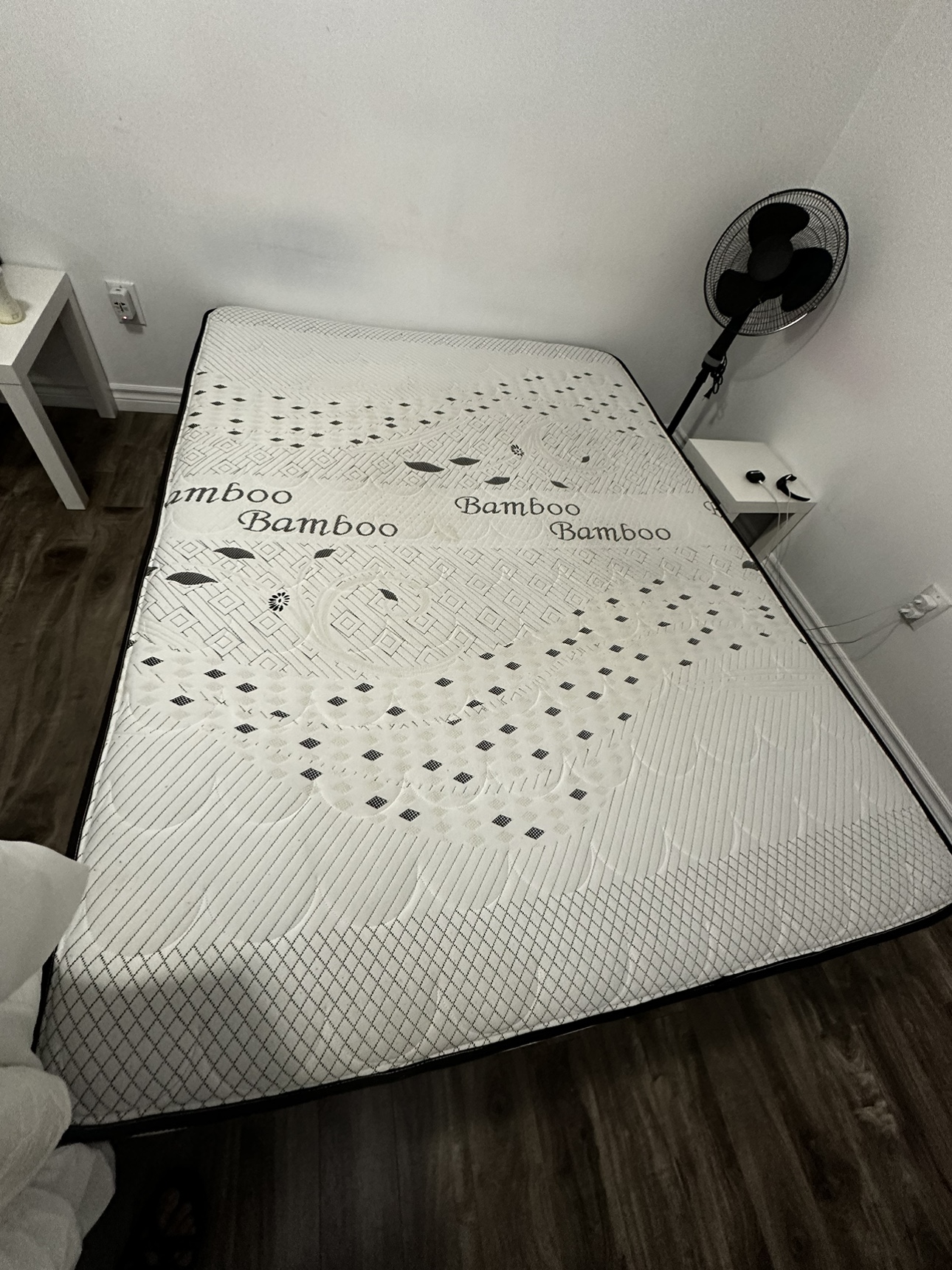 Queen size 10” mattress with box spring - photo 3