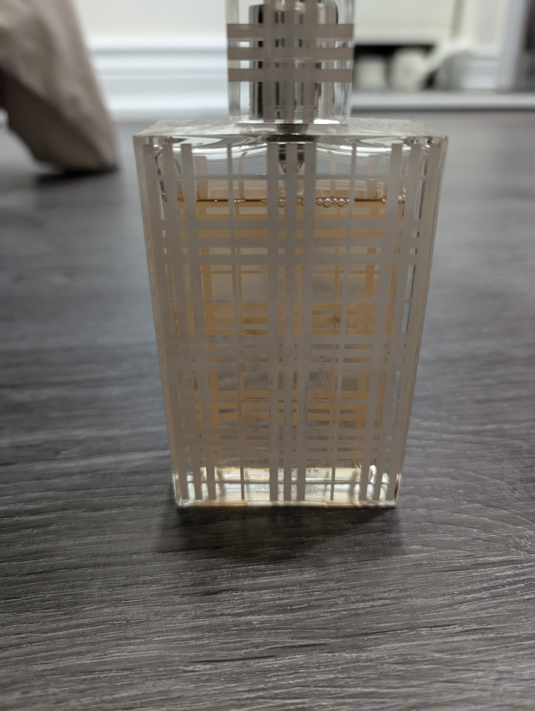 Burberry Brit perfume image indicator(3)