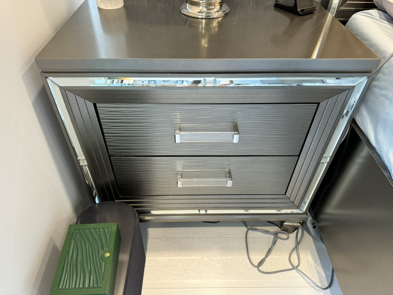 2 grey : mirrored night stands - photo 2