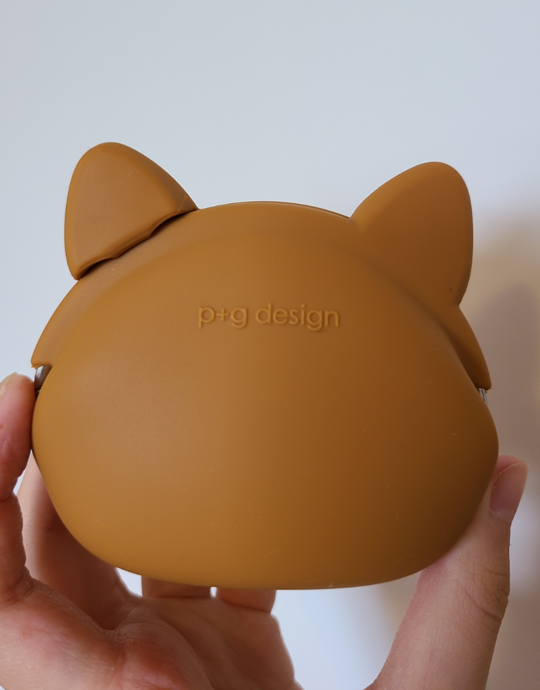 mimi POCHI Friends Gamahuchi Silicone Case (Brown) image indicator(2)