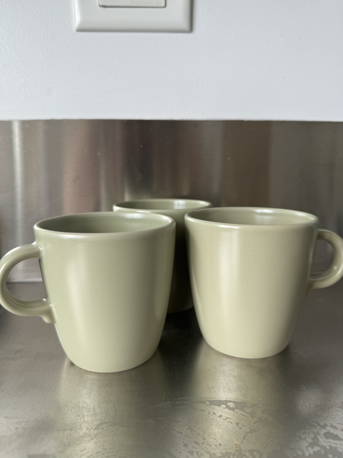 3 mugs