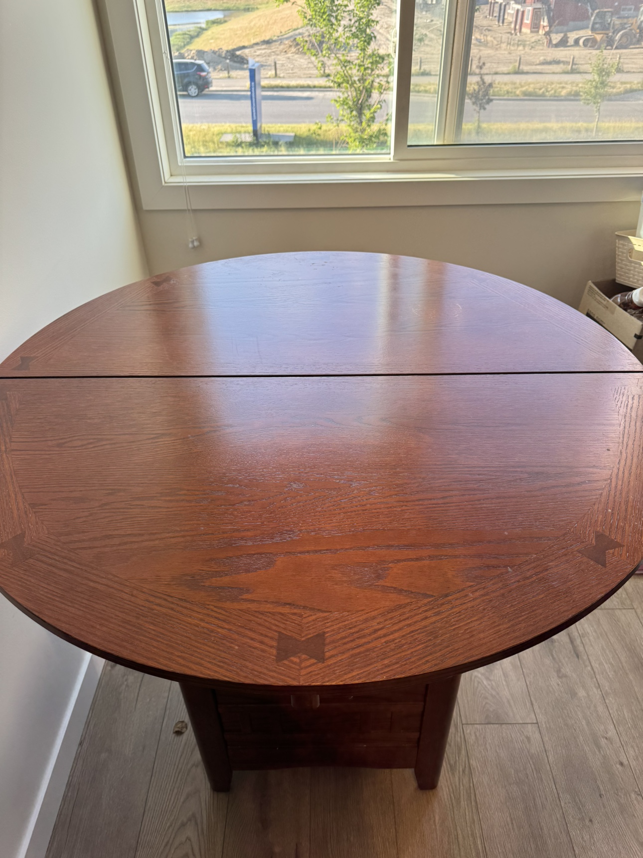 5 Pieces Expandable Round Dining Table Set