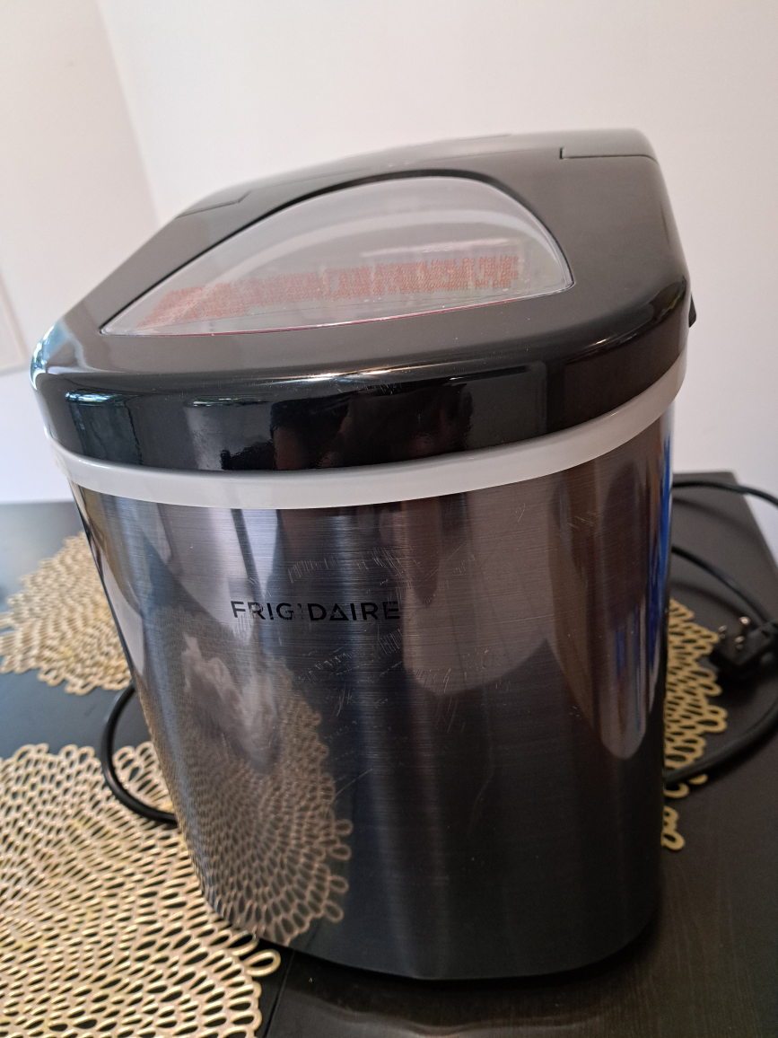 Frigidaire Ice Maker-Black Stainless-steel