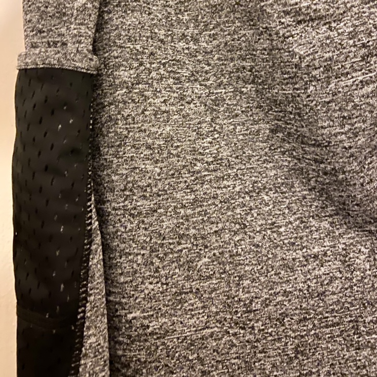 🆕Women’s plus grey leggings with pockets size 3X image indicator(4)