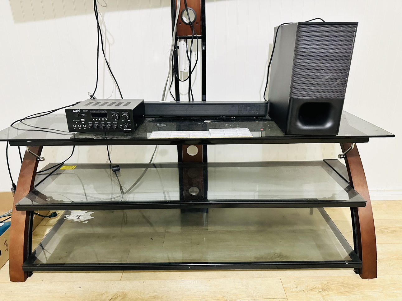 Tv rack