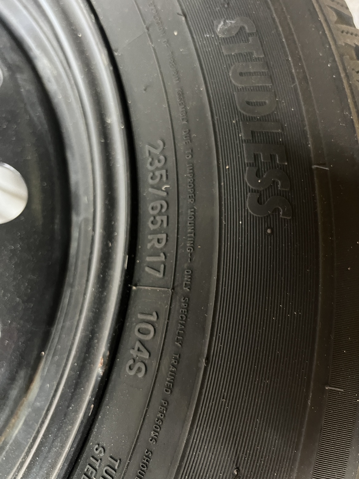 snow tire 90%new with rim for honda crv - photo 2