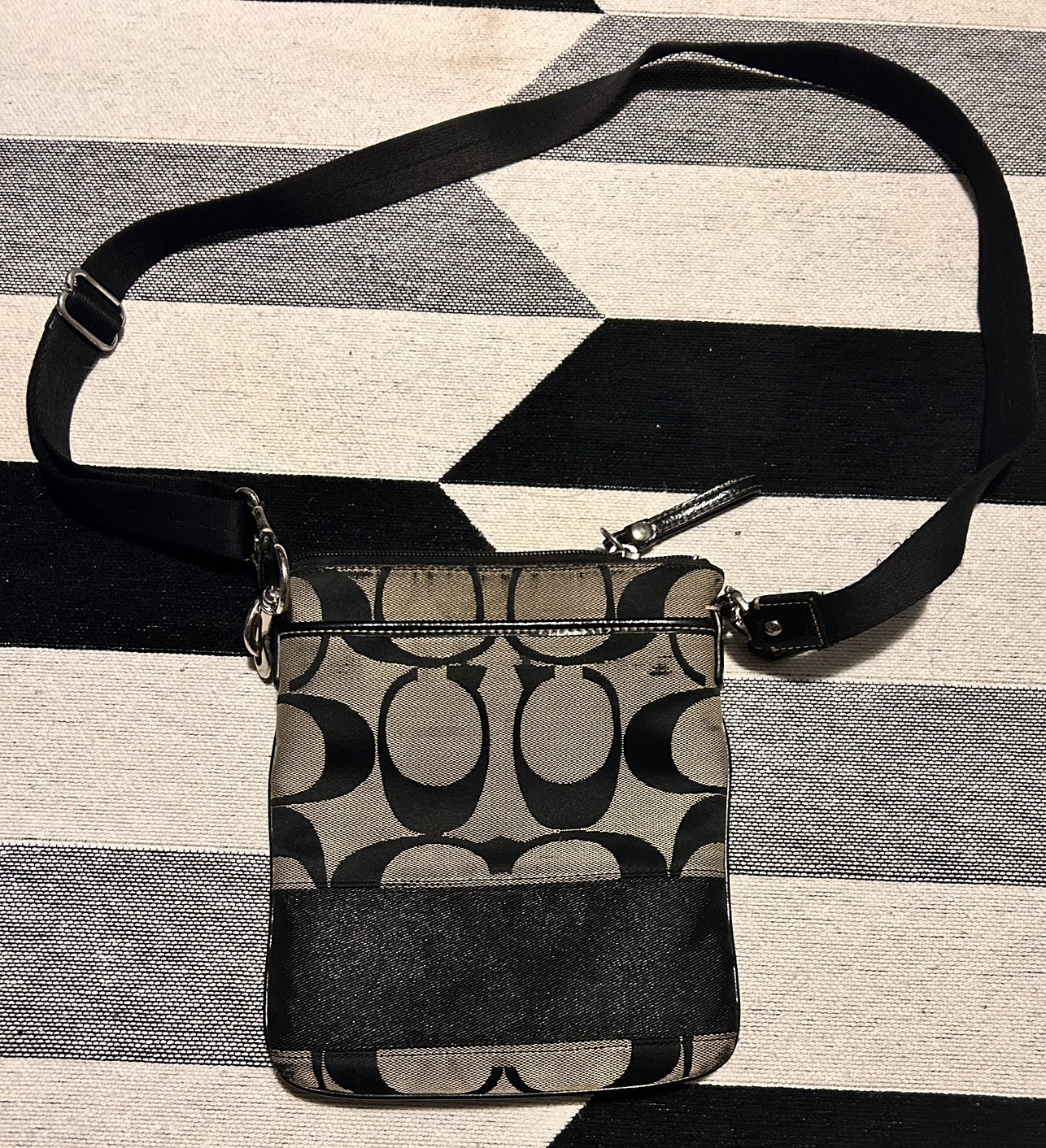 CROSS BODY: COACH PURSE thumbnail