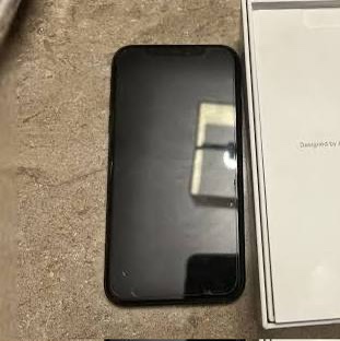 (Need to sell fast) iPhone 11 Black - photo 2