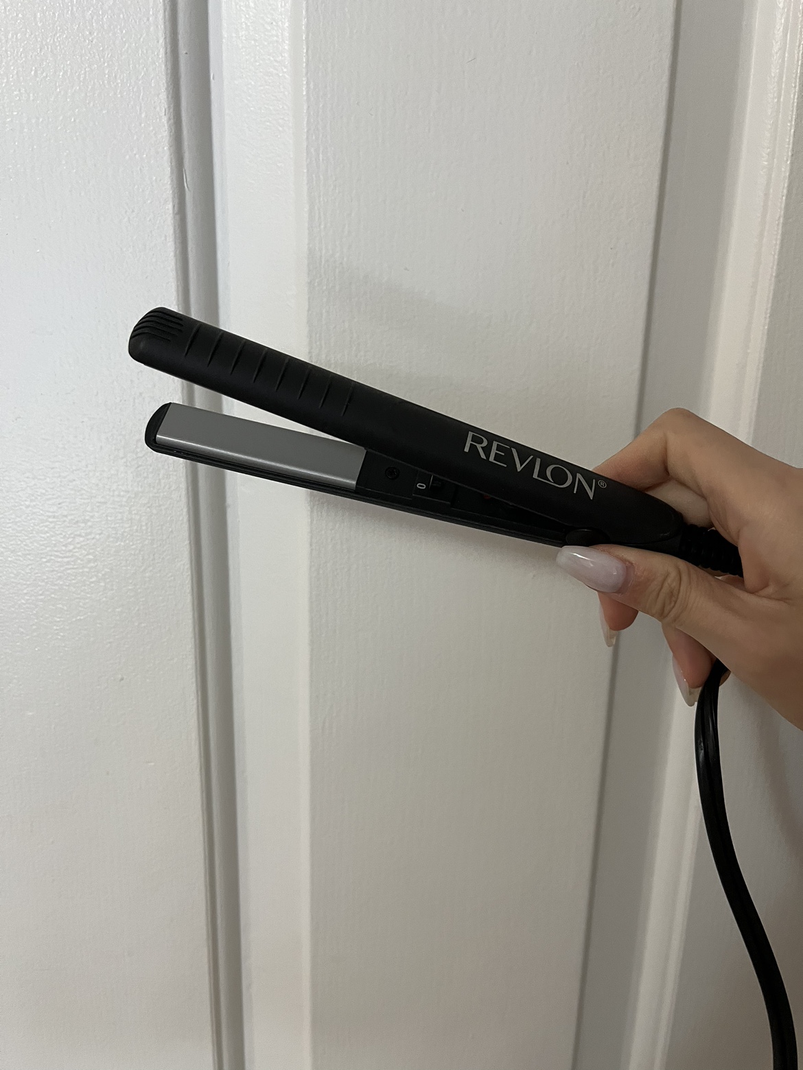 Revlon small hair straightener thumbnail