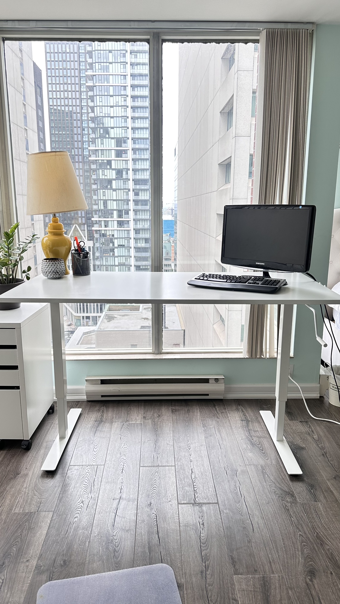 White Large Sit / Standing Desk (Manually Adjustable) - photo 2