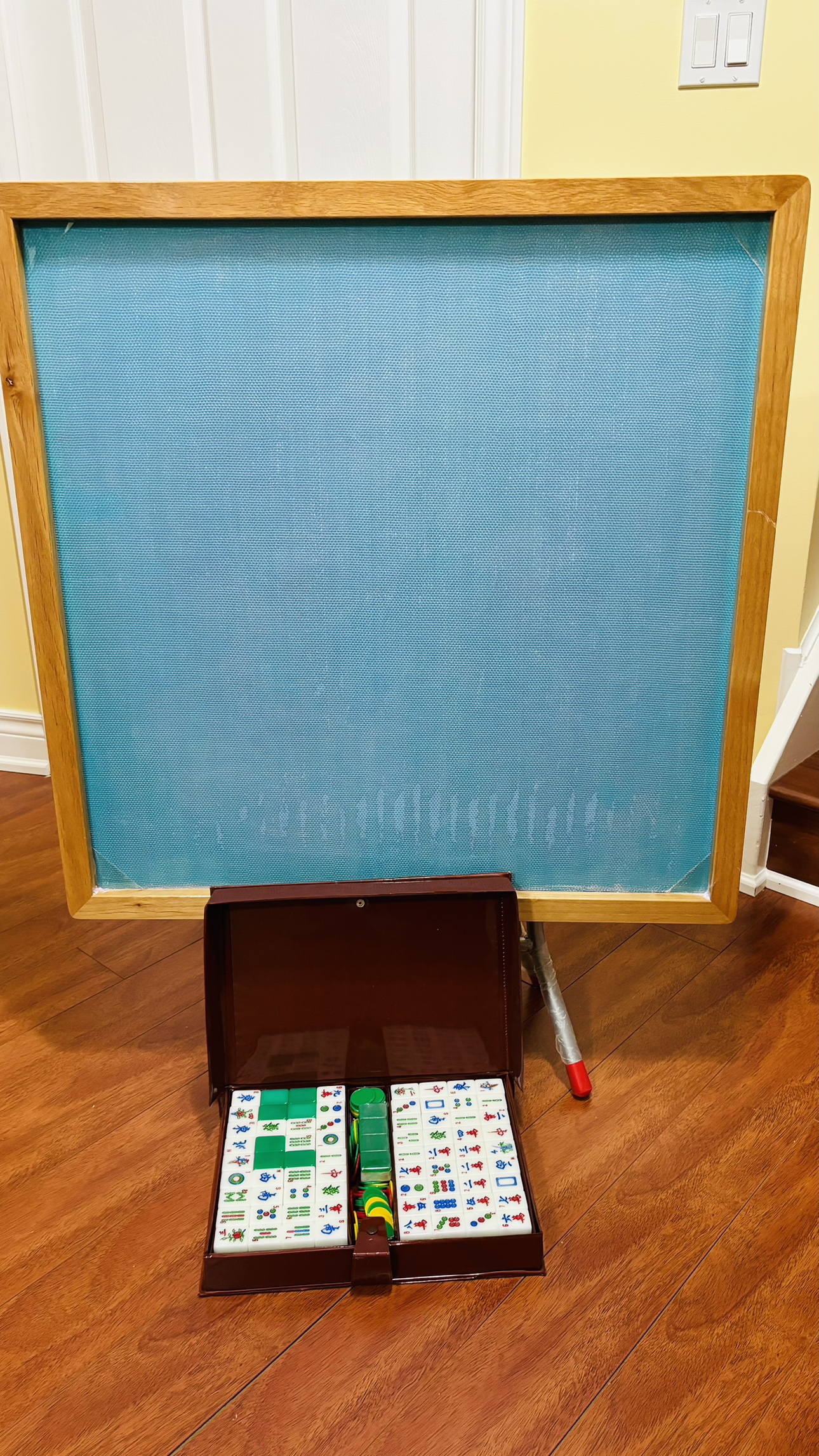 Mahjong set and table - photo 3