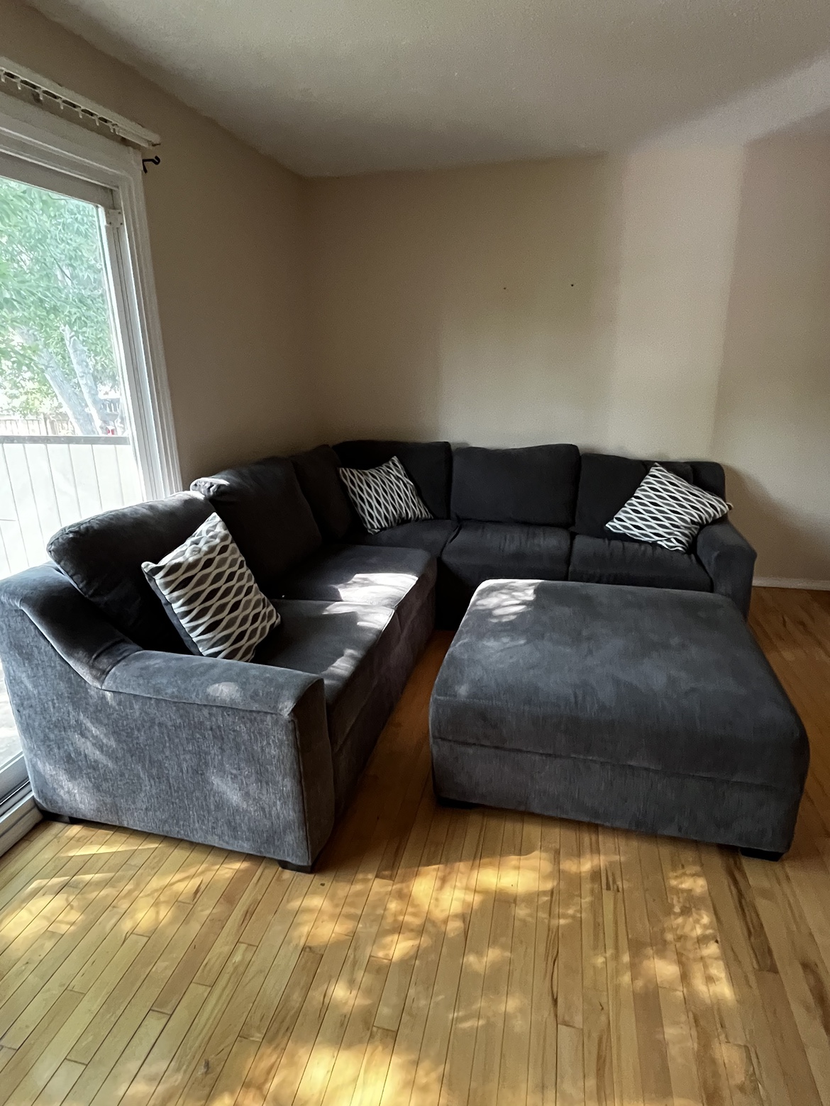 Large Grey Sectional Couch and Ottoman - photo 2