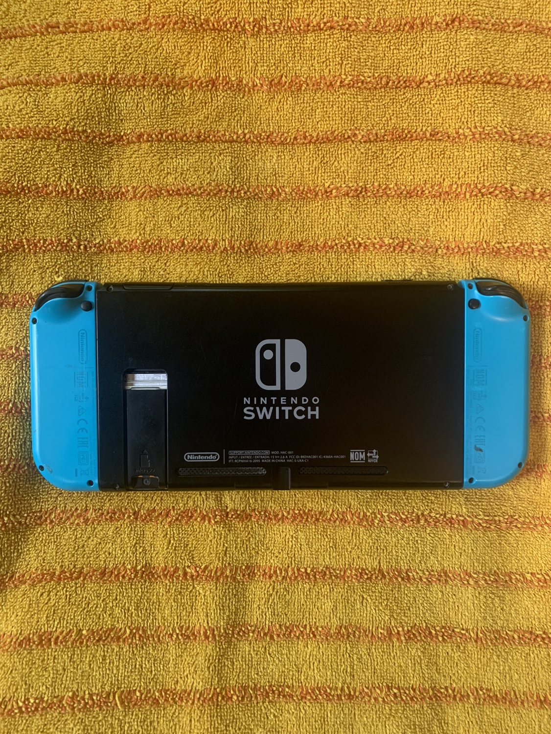 Nintendo Switch - photo 2