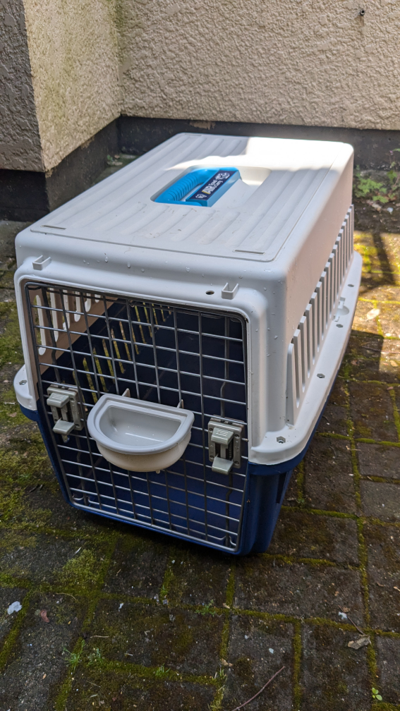 IRIS USA Medium Deluxe Pet Travel Carrier