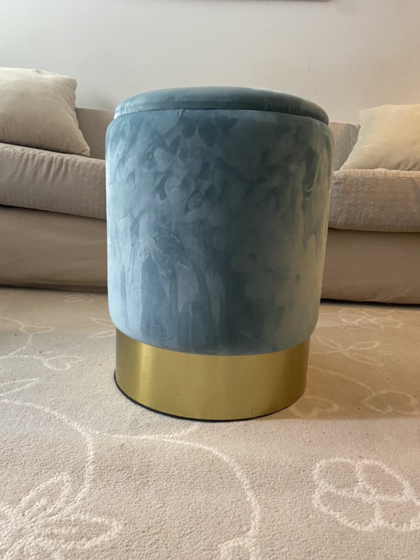 Velvet pouf with storage. Life at Home brand.