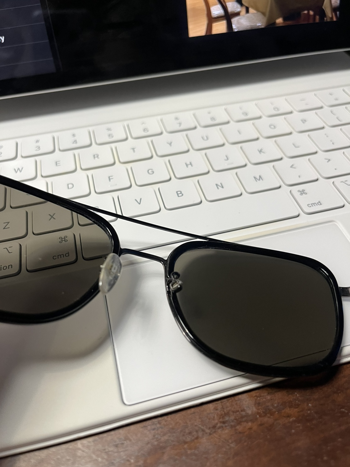 Police sunglasses image indicator(3)