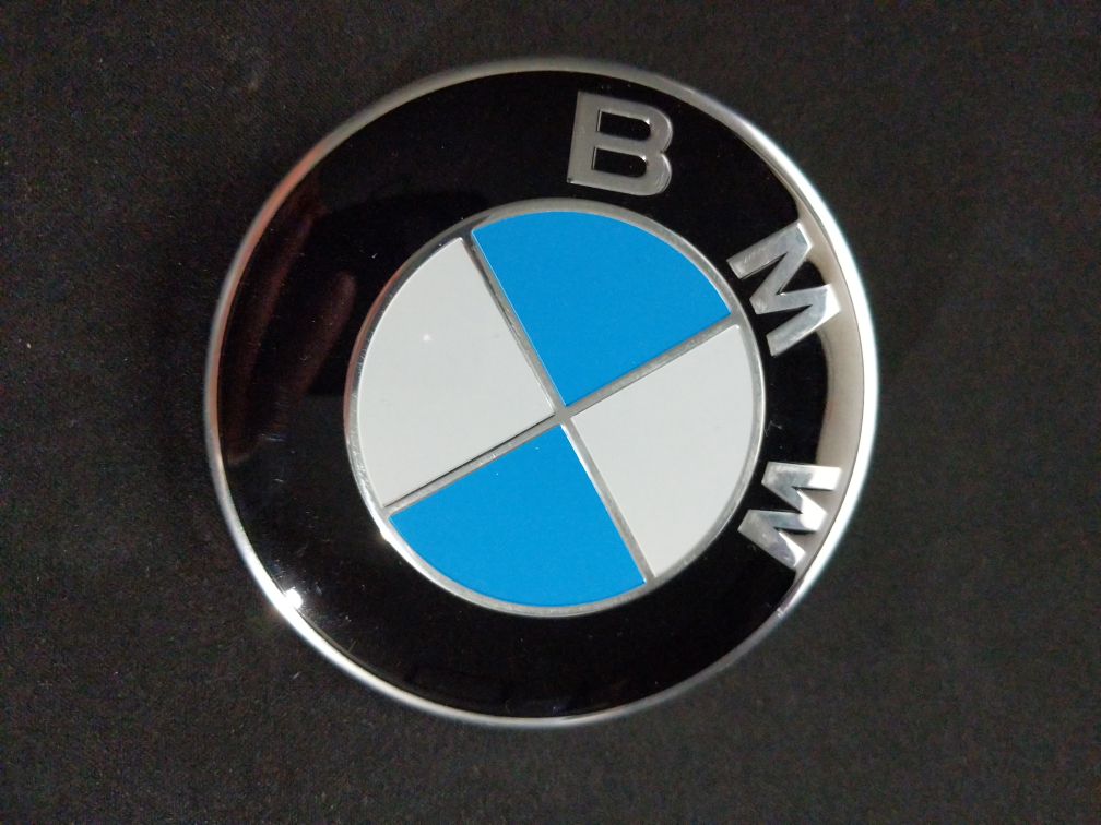 BMW 3 series bumper logo