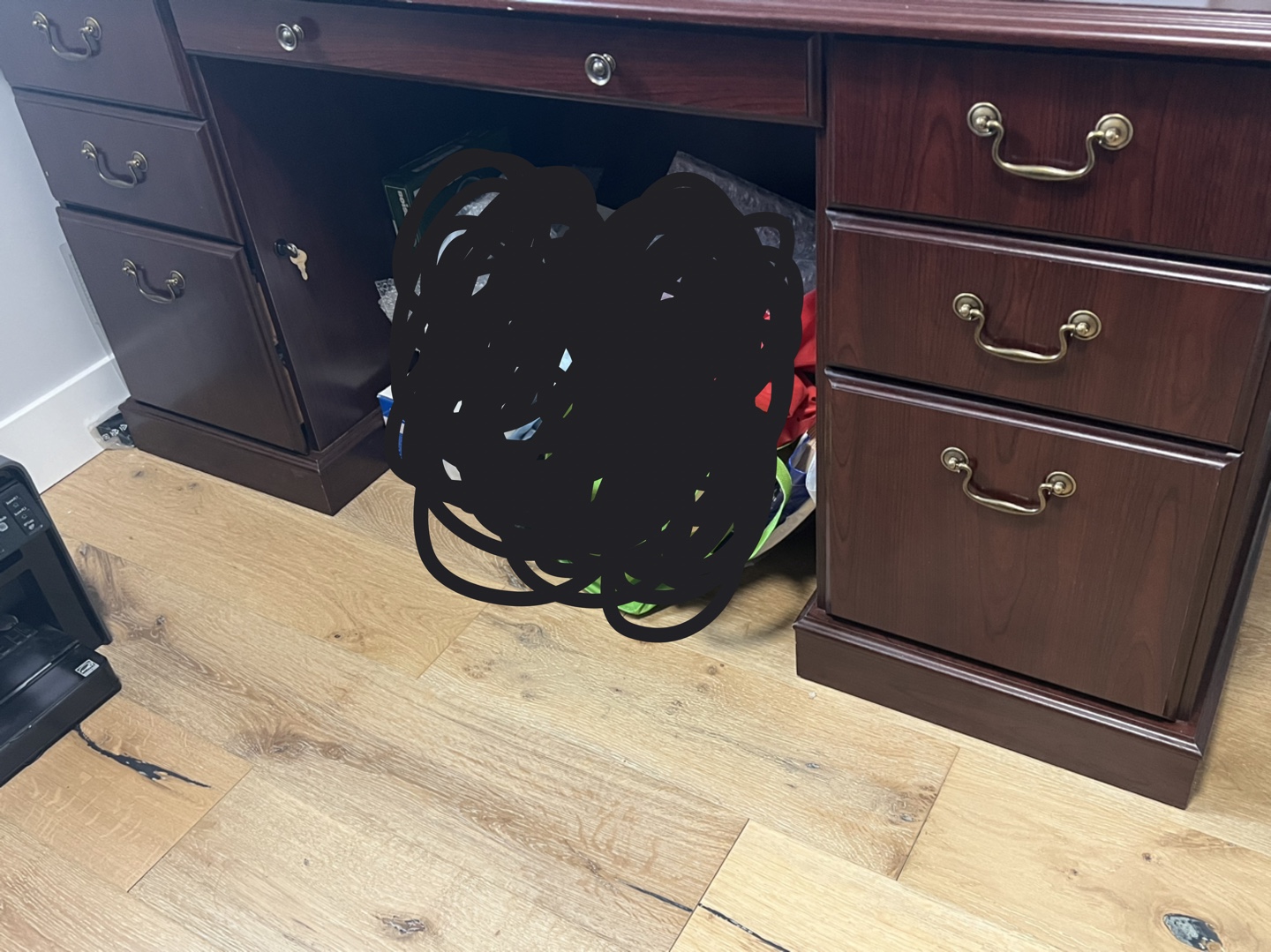 Office desk with office chair - photo 2