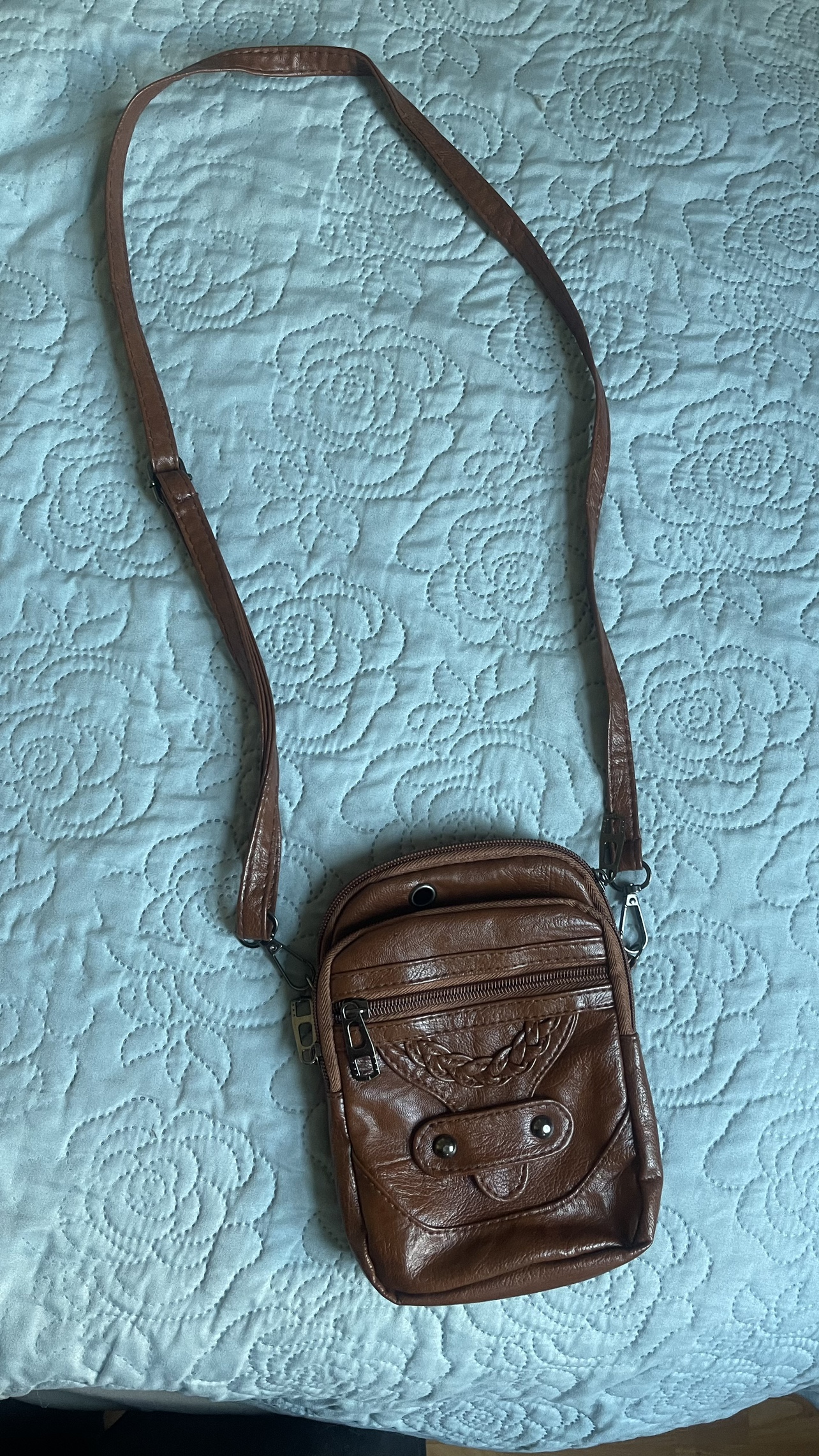 Vegan leather cellphone purse image indicator(3)