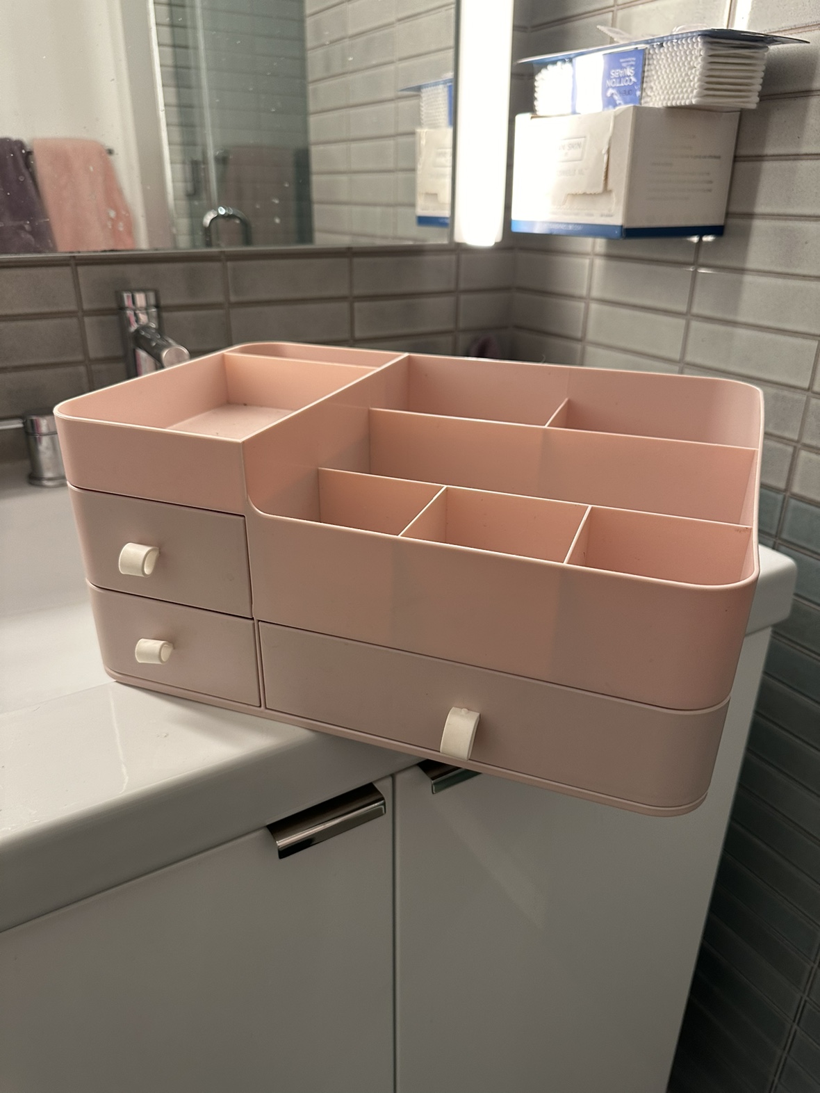 makeup storage