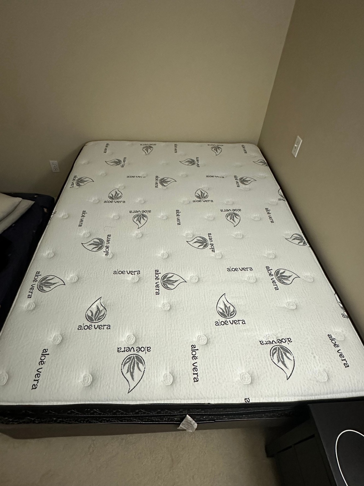 Sleep Country Madalyn Queen Mattress - photo 3