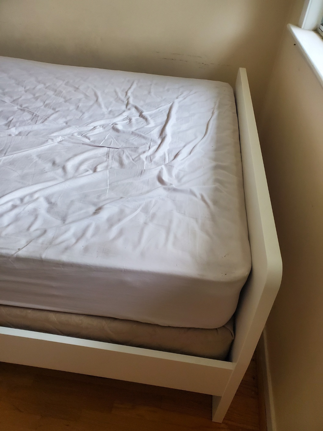 IKEA Askvoll queen bed frame + mattress (optional) image indicator(4)