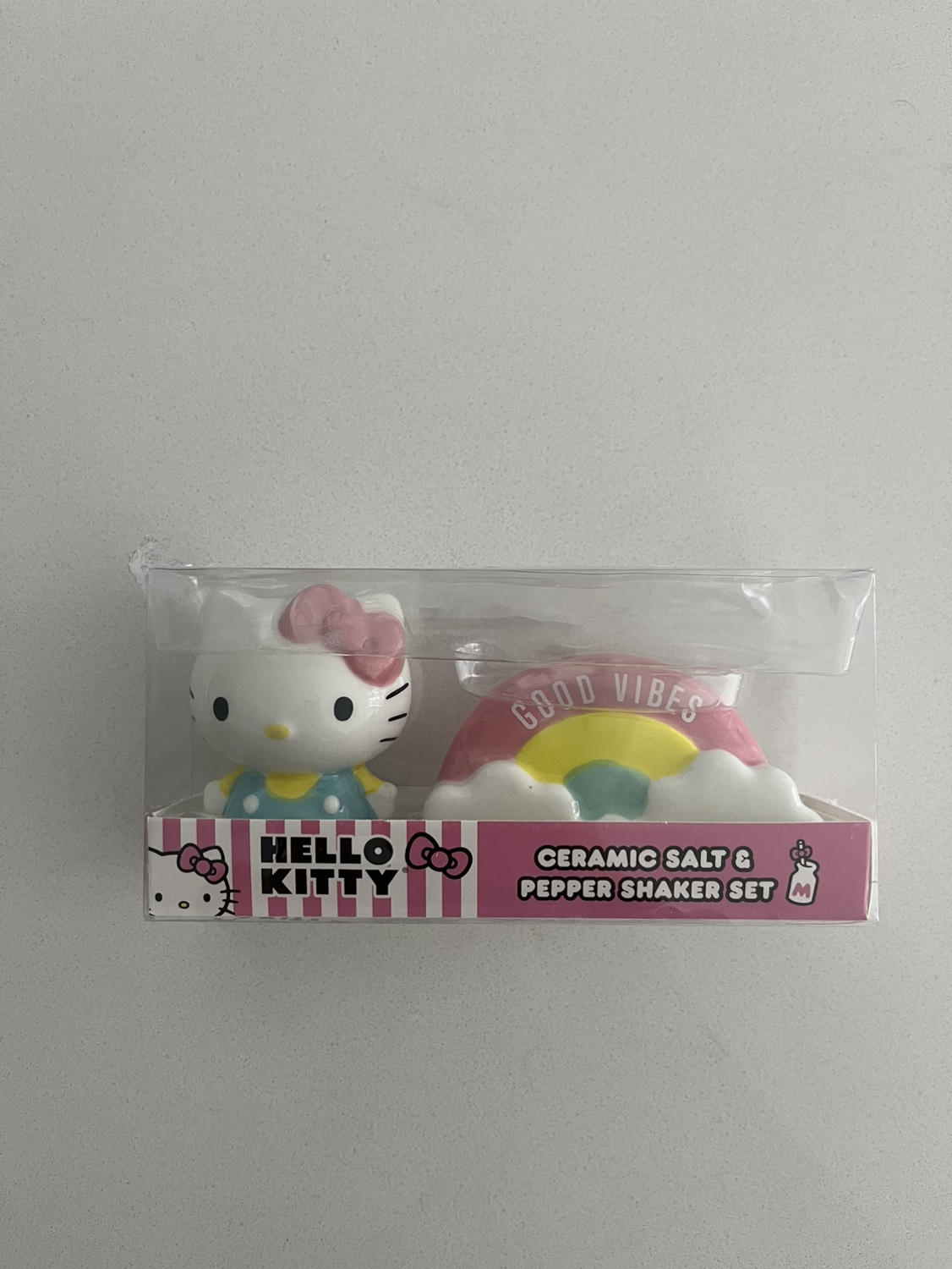 Hello Kitty Salt & Pepper Shaker thumbnail