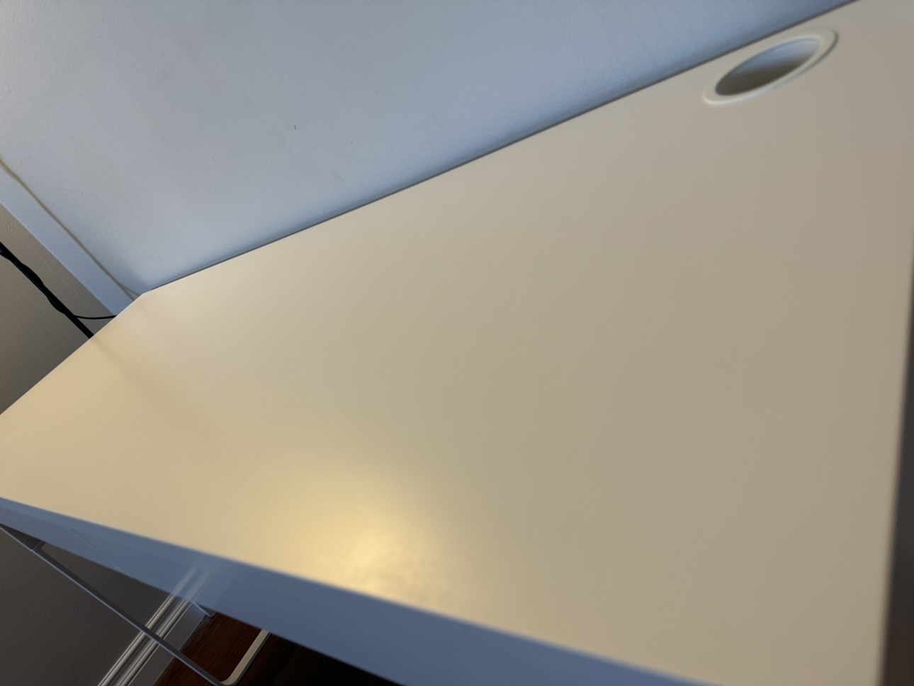 Desk - photo 4
