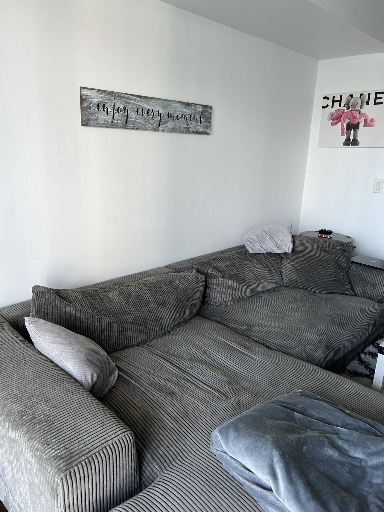 Wayfair Couch Moving out Sale image indicator(2)